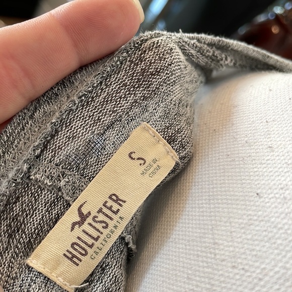 HOLLISTER Raglan Sleeve gray long sleeve swing tee sz S - Picture 3 of 3